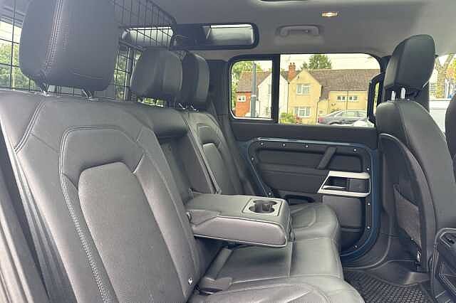 Land Rover Defender 3.0 D250 SE 110 5dr Auto