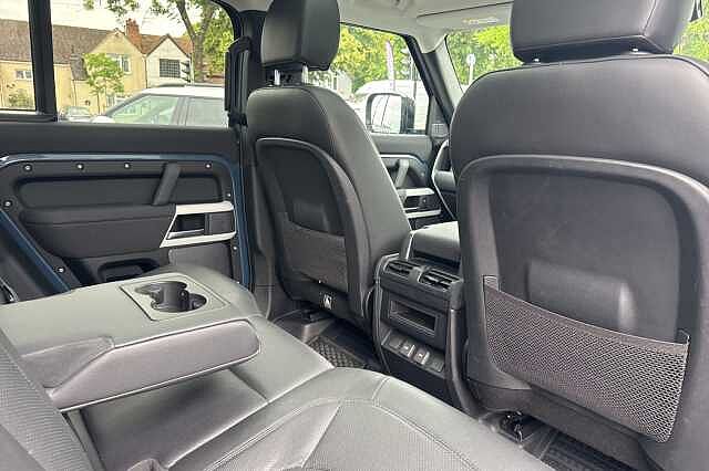 Land Rover Defender 3.0 D250 SE 110 5dr Auto