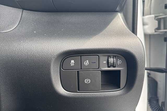 Hyundai INSTER 85kW 02 49kWh 5dr Auto White