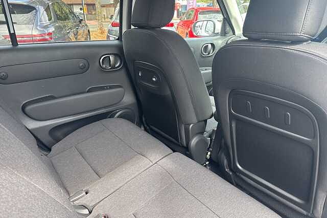 Hyundai INSTER 85kW 02 49kWh 5dr Auto White