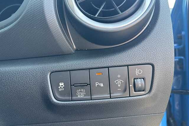 Hyundai KONA 1.6 GDi Hybrid Premium 5dr DCT Blue