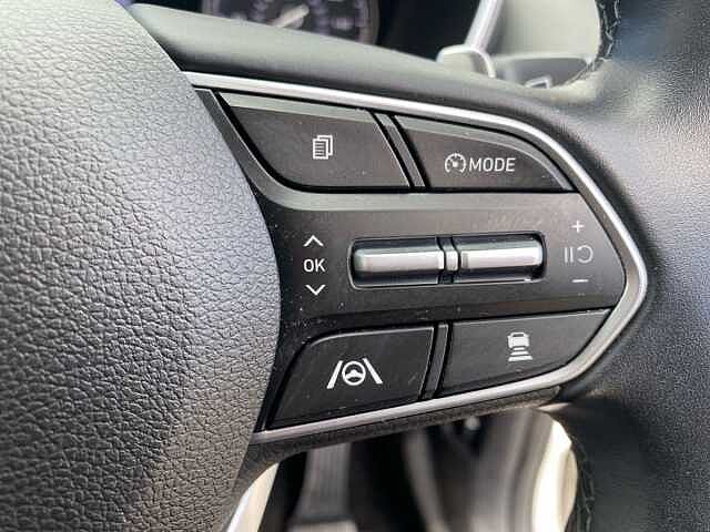 Hyundai SANTA FE 1.6 h T-GDi Premium SUV 5dr Petrol Hybrid Auto Euro 6 (s/s) (230 ps) White