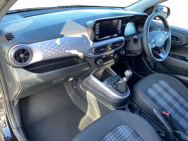 Hyundai i10 1.2 Premium Hatchback 5dr Petrol Manual Euro 6 (s/s) (79 ps)