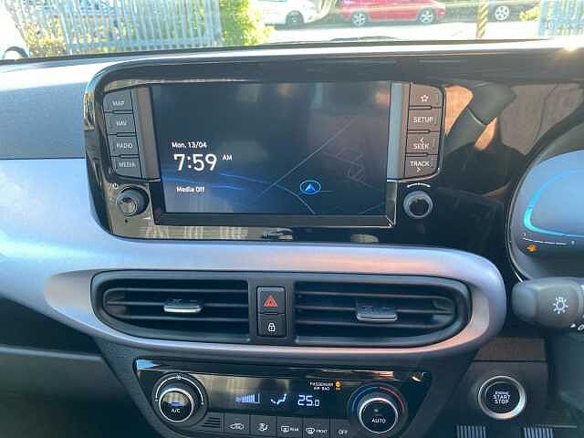 Hyundai i10 1.2 Premium Hatchback 5dr Petrol Manual Euro 6 (s/s) (79 ps)