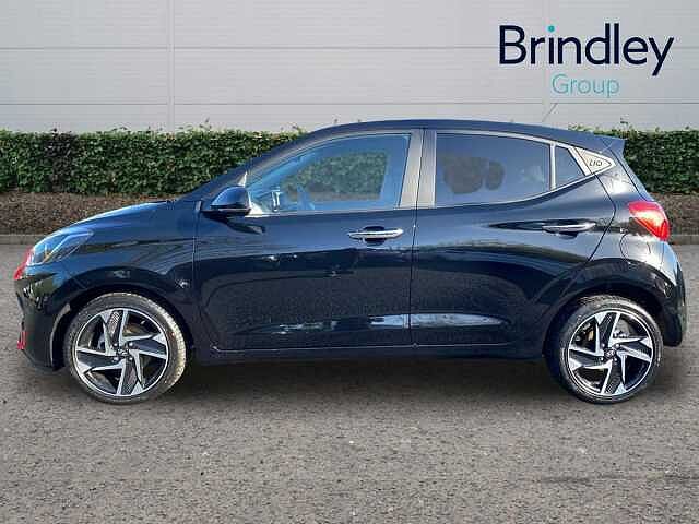 Hyundai i10 1.2 Premium Hatchback 5dr Petrol Manual Euro 6 (s/s) (79 ps)