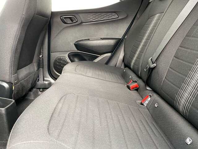Hyundai i10 1.0 Premium Hatchback 5dr Petrol Auto Euro 6 (s/s) (67 ps)