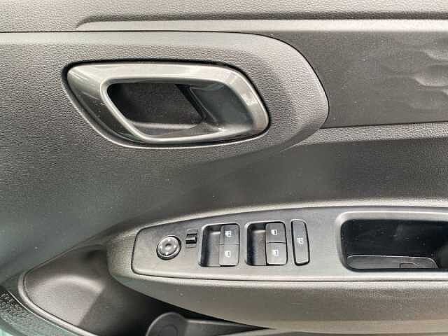 Hyundai i10 1.0 Premium Hatchback 5dr Petrol Auto Euro 6 (s/s) (67 ps)