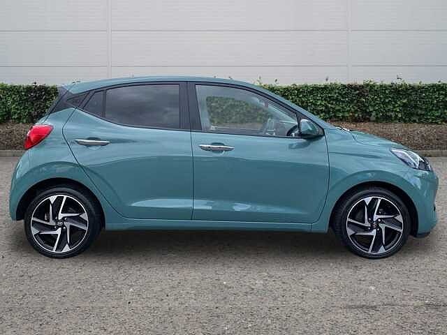 Hyundai i10 1.0 Premium Hatchback 5dr Petrol Auto Euro 6 (s/s) (67 ps)