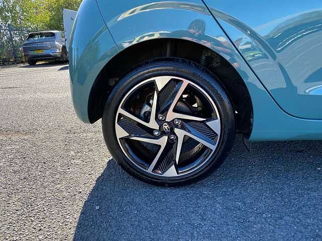 Hyundai I10 1.2 Premium Hatchback 5dr Petrol Auto Euro 6 (s/s) (79 ps) Green