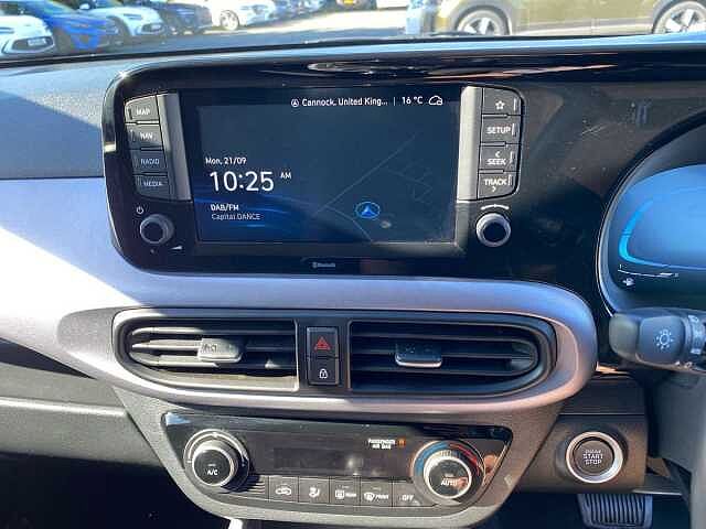 Hyundai I10 1.2 Premium Hatchback 5dr Petrol Auto Euro 6 (s/s) (79 ps) Green