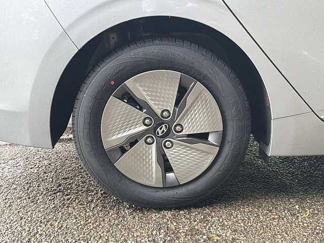 Hyundai IONIQ 1.6 GDi Hybrid Premium 5dr DCT