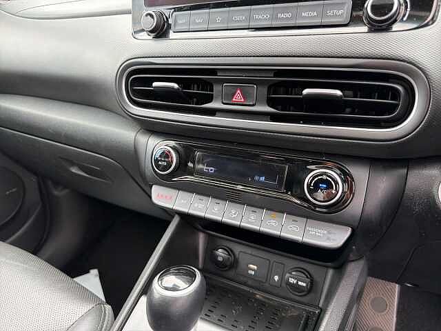 Hyundai KONA 1.6 GDi Hybrid Ultimate 5dr DCT Black
