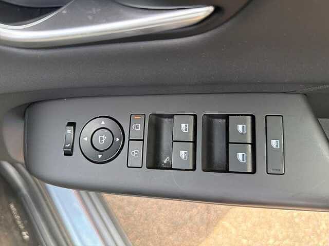 Hyundai KONA 1.6 GDi Hybrid Ultimate 5dr DCT
