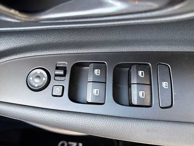 Hyundai I20 1.0T GDi 90 Tech Line 5dr Pearl - Dragon red