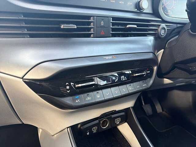 Hyundai I20 1.0T GDi 90 Tech Line 5dr Pearl - Phantom black