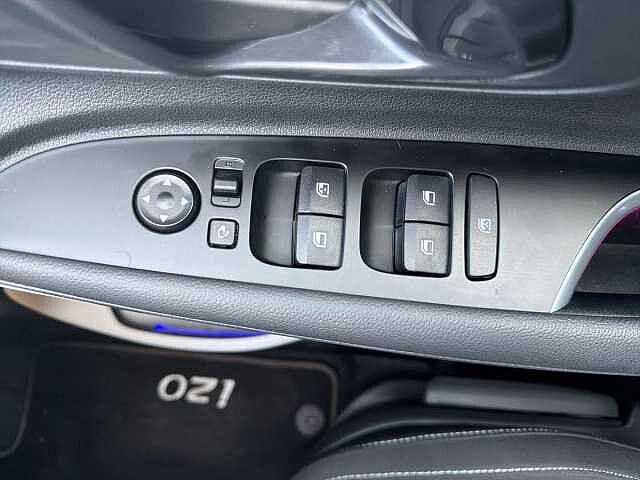 Hyundai I20 1.0T GDi 90 Tech Line 5dr Pearl - Phantom black