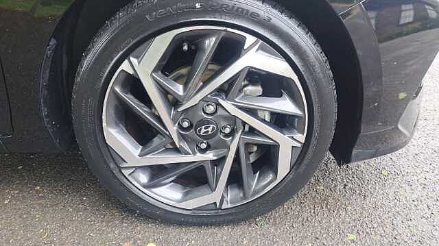 Hyundai I20 1.0 T-GDi MHEV Premium Hatchback 5dr Petrol Hybrid DCT Euro 6 (s/s) (100 ps) Black