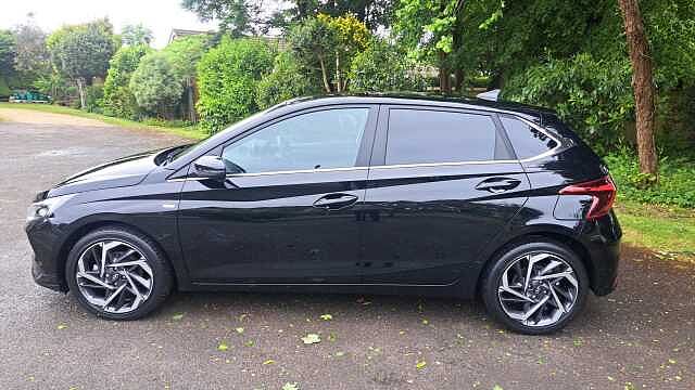 Hyundai I20 1.0 T-GDi MHEV Premium Hatchback 5dr Petrol Hybrid DCT Euro 6 (s/s) (100 ps) Black