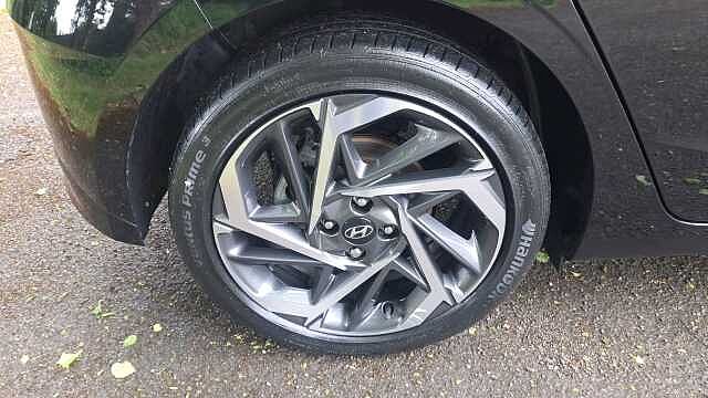 Hyundai I20 1.0 T-GDi MHEV Premium Hatchback 5dr Petrol Hybrid DCT Euro 6 (s/s) (100 ps) Black