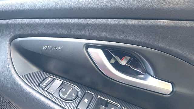 Hyundai I30 1.5 T-GDi MHEV N Line Hatchback 5dr Petrol Hybrid DCT Euro 6 (s/s) (159 ps) Red