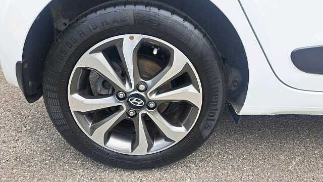 Hyundai i10 1.2 Premium SE Hatchback 5dr Petrol Manual Euro 6 (87 ps)