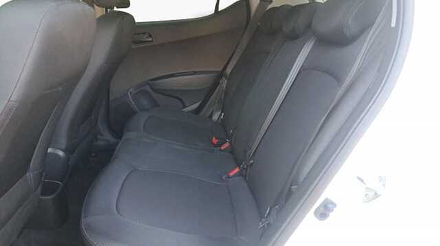 Hyundai i10 1.0 Play Hatchback 5dr Petrol Manual Euro 6 (67 ps)