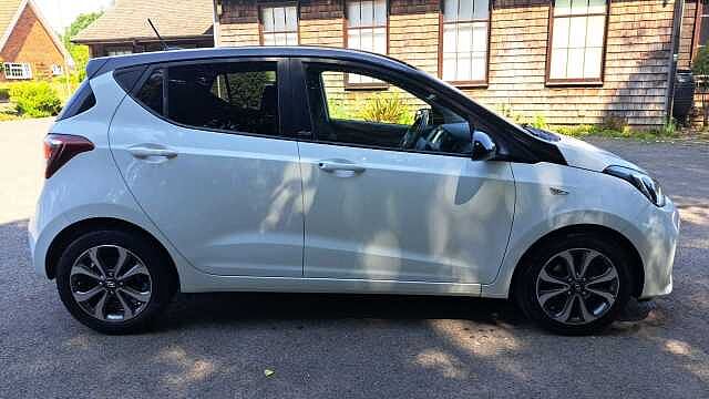 Hyundai i10 1.0 Play Hatchback 5dr Petrol Manual Euro 6 (67 ps)