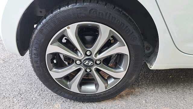 Hyundai i10 1.0 Play Hatchback 5dr Petrol Manual Euro 6 (67 ps)