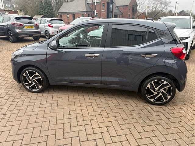 Hyundai i10 1.2 Premium Hatchback 5dr Petrol Manual Euro 6 (s/s) (79 ps)