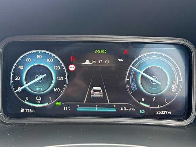 Hyundai KONA 64kWh Premium SUV 5dr Electric Auto (10.5kW Charger) (204 ps)