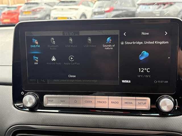 Hyundai KONA 64kWh Premium SUV 5dr Electric Auto (10.5kW Charger) (204 ps)