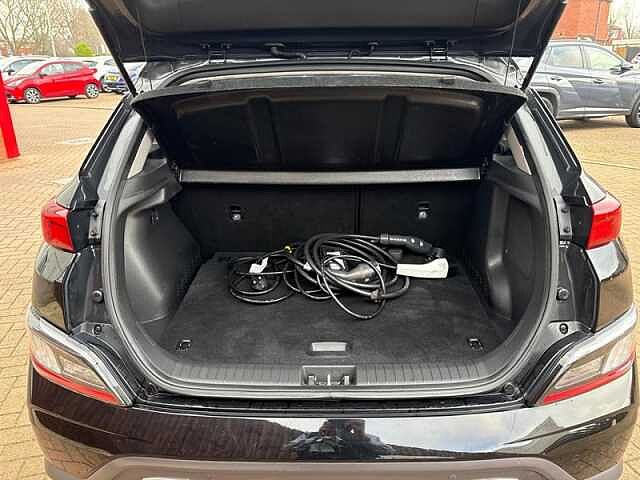 Hyundai KONA 64kWh Premium SUV 5dr Electric Auto (10.5kW Charger) (204 ps)