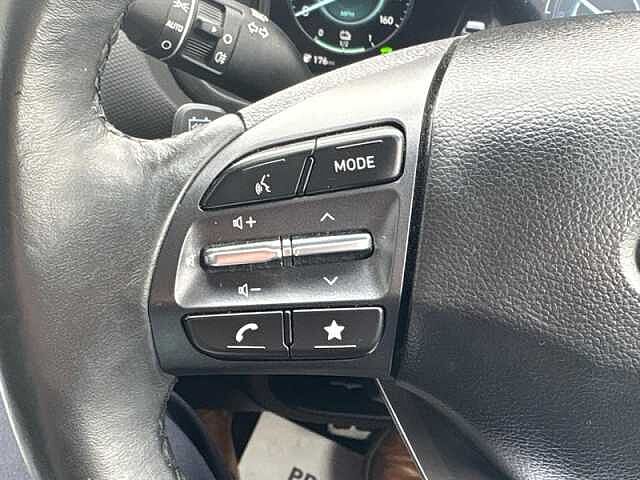 Hyundai KONA 64kWh Premium SUV 5dr Electric Auto (10.5kW Charger) (204 ps)