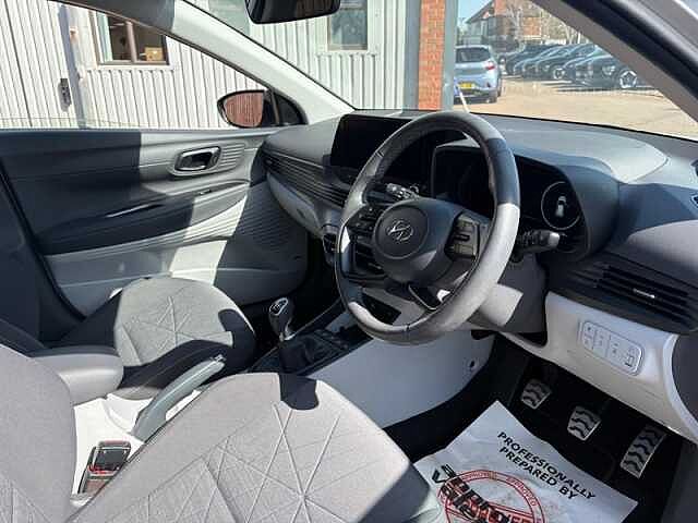 Hyundai BAYON 1.0 T-GDi MHEV Ultimate SUV 5dr Petrol Hybrid Manual Euro 6 (s/s) (120 ps)