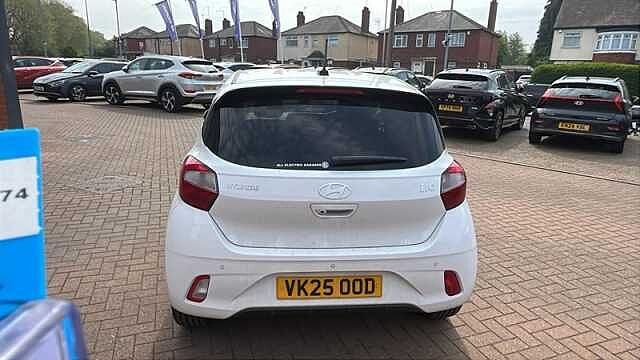 Hyundai i10 1.0 Premium Hatchback 5dr Petrol Auto Euro 6 (s/s) (63 ps)