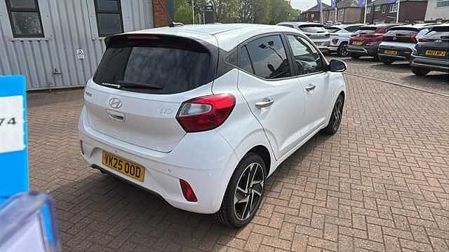 Hyundai i10 1.0 Premium Hatchback 5dr Petrol Auto Euro 6 (s/s) (63 ps)