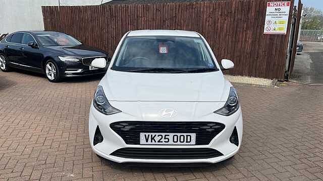 Hyundai i10 1.0 Premium Hatchback 5dr Petrol Auto Euro 6 (s/s) (63 ps)