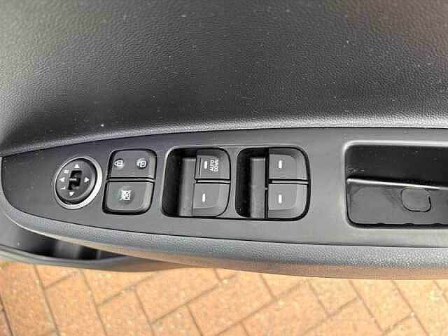 Hyundai i10 1.2 SE Hatchback 5dr Petrol Auto Euro 6 (87 ps)