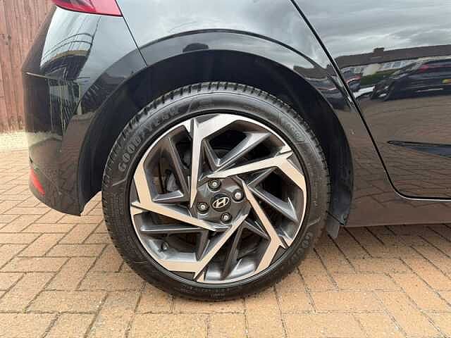 Hyundai I20 1.0 T-GDi MHEV Premium Hatchback 5dr Petrol Hybrid Manual Euro 6 (s/s) (100 ps) Black