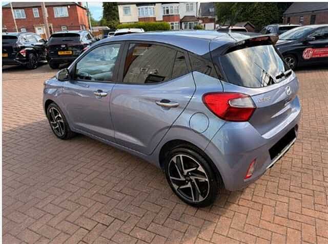 Hyundai i10 1.2 Premium Hatchback 5dr Petrol Auto Euro 6 (s/s) (79 ps)