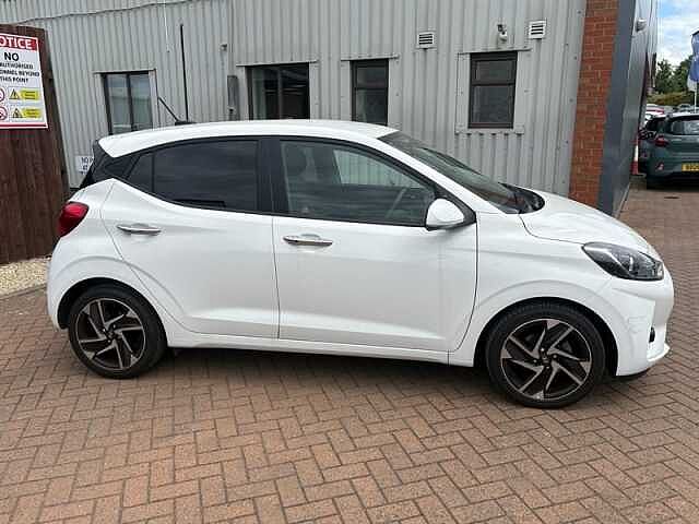 Hyundai i10 1.2 Premium Hatchback 5dr Petrol Auto Euro 6 (s/s) (84 ps)