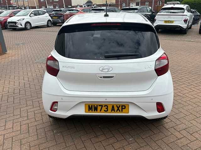 Hyundai i10 1.2 Premium Hatchback 5dr Petrol Auto Euro 6 (s/s) (84 ps)