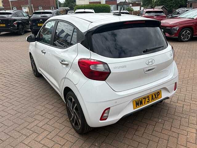 Hyundai i10 1.2 Premium Hatchback 5dr Petrol Auto Euro 6 (s/s) (84 ps)