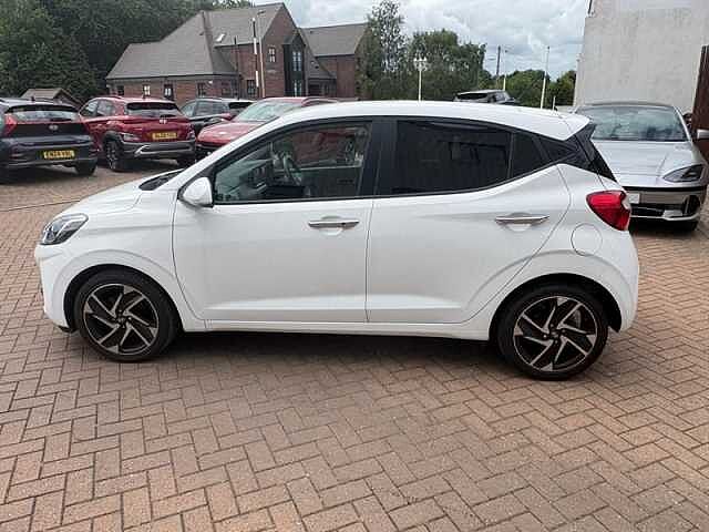 Hyundai i10 1.2 Premium Hatchback 5dr Petrol Auto Euro 6 (s/s) (84 ps)