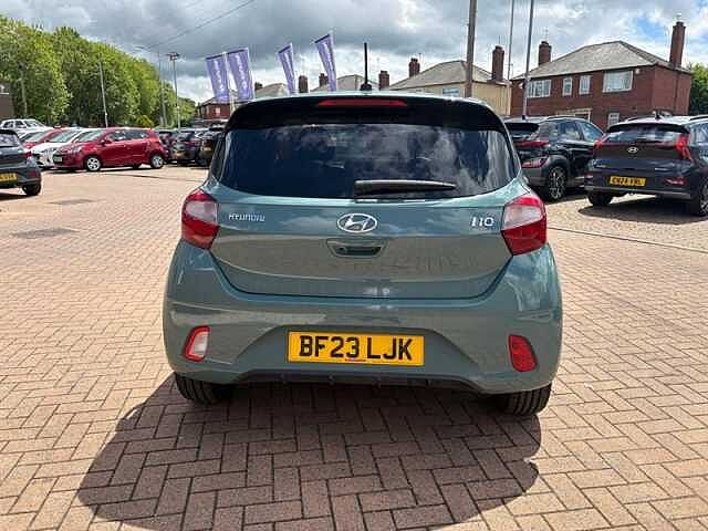 Hyundai i10 1.2 Premium Hatchback 5dr Petrol Manual Euro 6 (s/s) (84 ps)