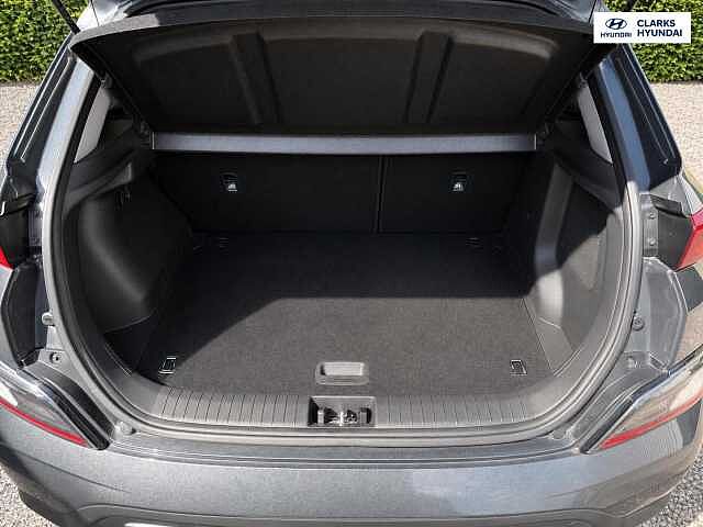 Hyundai KONA 64kWh Premium SUV 5dr Electric Auto (10.5kW Charger) (204 ps)