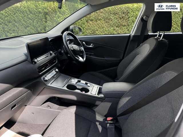 Hyundai KONA 64kWh Premium SUV 5dr Electric Auto (10.5kW Charger) (204 ps)
