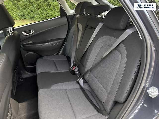 Hyundai KONA 64kWh Premium SUV 5dr Electric Auto (10.5kW Charger) (204 ps)
