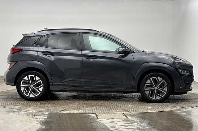 Hyundai KONA 64kWh Premium SUV 5dr Electric Auto (10.5kW Charger) (204 ps)