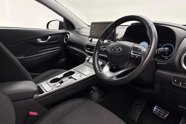 Hyundai KONA 64kWh Premium SUV 5dr Electric Auto (10.5kW Charger) (204 ps)